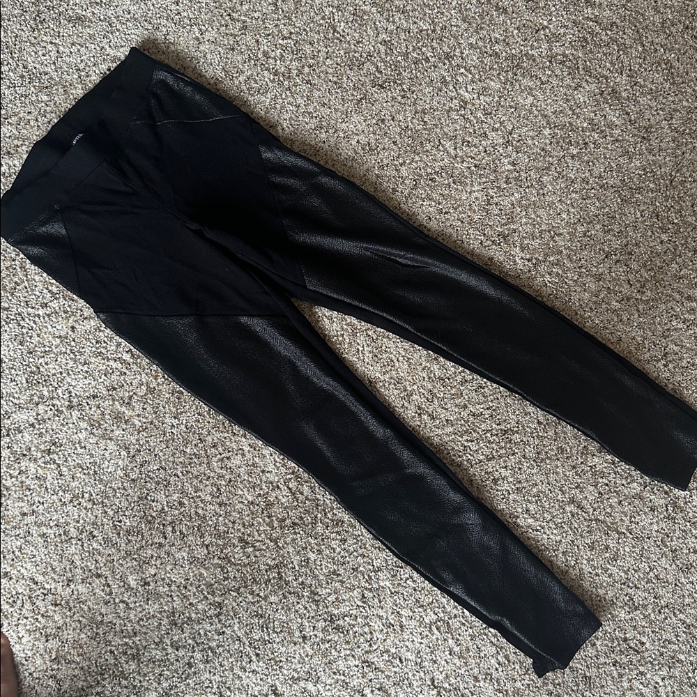 Black Shiny Leggings